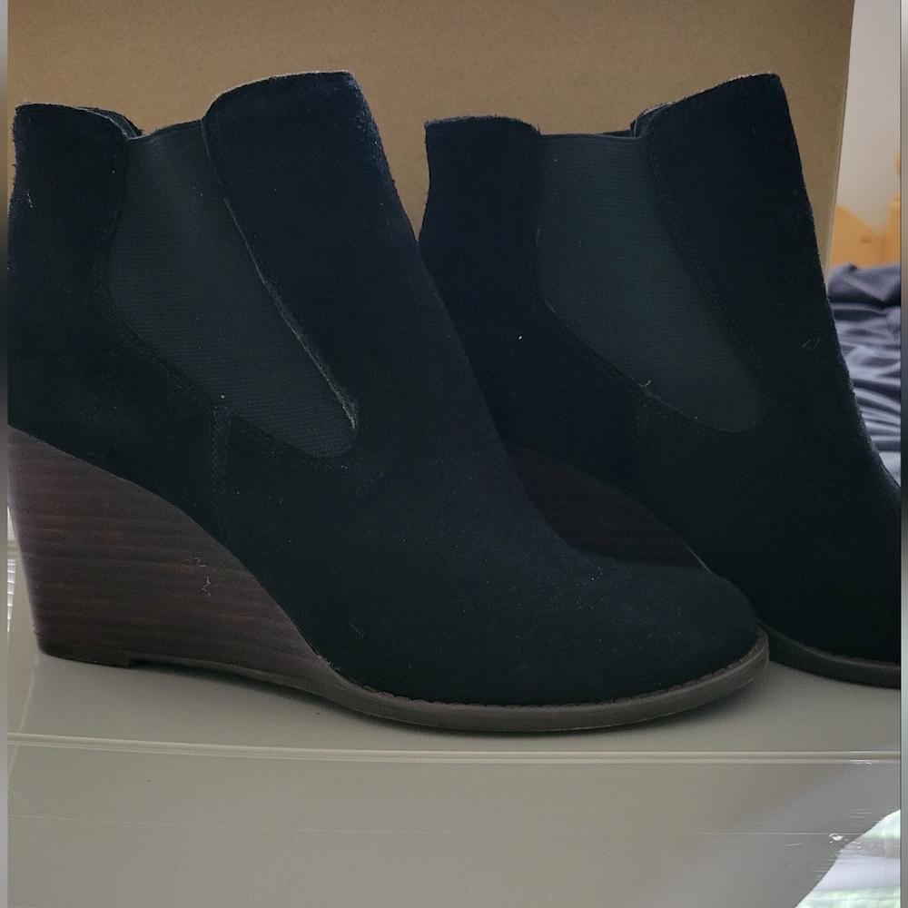 Lucky brand wedge